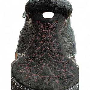 Selle de cheval en cuir western artisanale avec siège rembourré noir et décorations florales - Product Image 4
