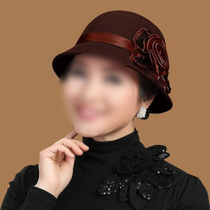 Chapeau Bob en Laine Marron Élégant pour l'Hiver, Bonnet Cloche avec Fleur en Satin et Dentelle, Couvre-chef Confortable pour l'Extérieur - Product Image 4