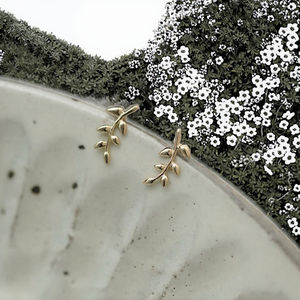 Boucles d'oreilles tendance en forme de feuille, serties de zircon, pour femmes et filles, en argent sterling 925 plaqué or, style géométrique, cadeau de fête - Product Image 4