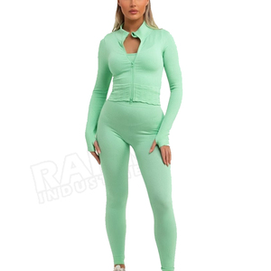 Ensembles de sport pour femmes en marque privée, ensembles de fitness sans couture, tenue de yoga très extensible, personnalisation disponible - Product Image 1