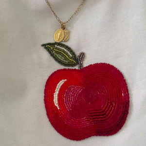 Top corto de algodón blanco con diseño único, bordado con cuentas y lazo rosa, para mujer, ropa informal de verano. - Product Image 1