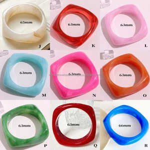 Bracelets en résine fabriqués en Inde de qualité supérieure, fabriqués à partir de fleurs vintage, larges bracelets en résine pour la vente en Inde - Product Image 3