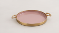 Plateau de service rond en métal émaillé rose avec bordure dorée satinée et poignées en forme de feuille ovale pour table basse, desserts et collations (vente en gros)