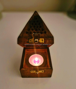 Quemador de Incienso de Madera con Diseño Tallado |   Artículos de Decoración para el Hogar y para la Puja - Product Image 1