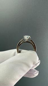 Bague de fiançailles tendance en diamant de laboratoire en forme de poire plaqué rhodium avec bande pavée |   Fabricant de bagues d'anniversaire de mariage personnalisées - Product Image 6