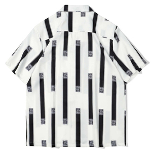 Chemise décontractée à manches courtes rayée blanche pour homme, coupe classique, tissu tissé imprimé - Product Image 1