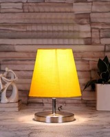 Lampe de table en tissu doré avec support d'abat-jour et base en métal, lampe de bureau pour la décoration de la maison ou un anniversaire