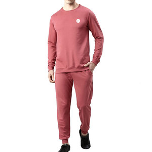 Survêtement de qualité pour homme, idéal pour les sorties décontractées et le quotidien, avec une coupe confortable et un toucher doux. - Product Image 1