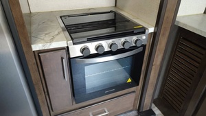 D-u-t-c-h-m-e-n T-r-i-t-o-n 3551 Usado del 2021 - Product Image 2