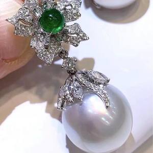 Boucles d'oreilles pendantes en perles d'eau douce de style rétro français, design polyvalent et luxueux avec des lumières fortes - Product Image 2