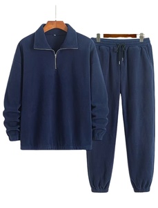 Conjunto de sudadera de forro polar de manga larga y pantalones deportivos de color sólido para hombre. - Product Image 3
