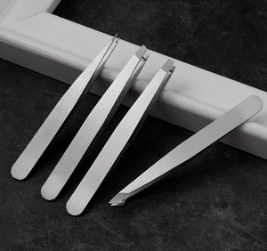 Pinzas profesionales para cejas, herramienta de belleza de precisión de acero inoxidable para dar forma a las cejas, depilación, uso en salón - Product Image 1