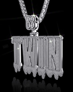 Pendentif lettre style Dripping design personnalisé Pendentif style designer tendance en argent sterling avec moissanites de qualité VVS - Product Image 4