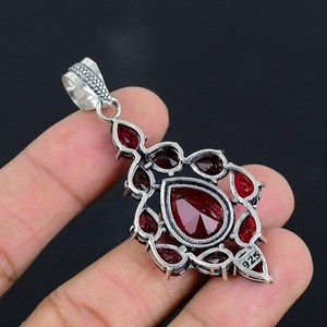 Élégant pendentif vintage en grenat du Mozambique, en argent sterling 925 plaqué or, serti clos, bijou de fiançailles, cadeau pour elle - Product Image 5