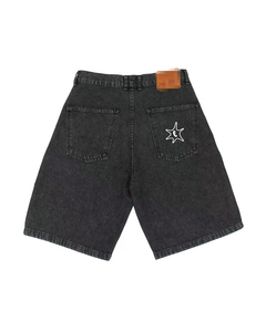 Shorts en jean noir taille haute avec logo brodé blanc, style streetwear, coupe décontractée d'été, jambe droite classique - Product Image 2