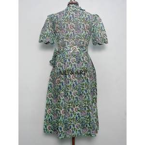 Robe longue décontractée à manches courtes en coton imprimé floral pour femme, taille unique, idéale pour les fêtes, la plage, avec taille naturelle, parfaite pour les demoiselles d'honneur et les vacances. - Product Image 6