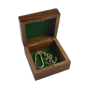 Llavero de Diseño Exclusivo, Estilo Fresco y Moderno, con Acabado Pulido y Caja de Madera, Anillo Náutico para Llaves - Product Image 3
