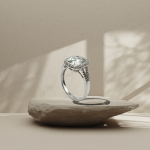 Anillo de Plata 925 de Primera Calidad con Acabado en Rodio, Color Verde Amatista, Diseño de Halo con Circonitas Brillantes - Product Image 4