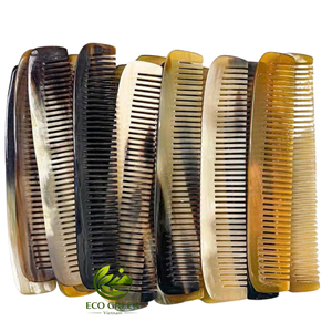 Peigne à cheveux en corne de buffle sculpté à la main, outil de coiffure naturel de luxe pour salon de coiffure haut de gamme, studio de beauté et centre de spa - Product Image 1