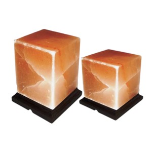 Améliorez votre espace avec une lampe en sel de l'Himalaya rose carrée sculptée au toucher naturel, design en bloc poli de Sian Enterprises - Product Image 3