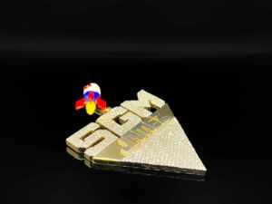 Pendentif personnalisé en diamant glacé Thunder, Pyramide James, en acier inoxydable plaqué imitation rhodium, breloque Hip Hop, cadeau unisexe - Product Image 1