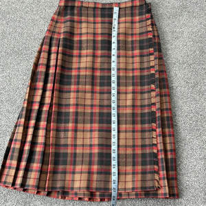 กระโปรงสไตล์สก็อตสำหรับผู้หญิง สีน้ำตาล ผ้าขนสัตว์ จีบระบาย ความยาวปานกลาง แบบคิลท์ ปิดด้วยหัวเข็มขัด ลายทาร์ทันแบบวินเทจ - Product Image 5
