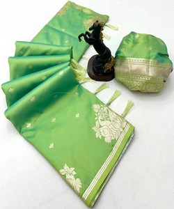 Sari de Seda Verde Claro, Estilo Tradicional Indio Banarasi con Patrón de Borde, para Bodas y Fiestas, para Todas las Temporadas - Product Image 2