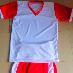 Uniformes de Fútbol Personalizados con Diseño Moderno 2026, Camisetas de Fútbol Sublimadas para Adultos, Ropa Deportiva para Entrenamiento - Product Image 1