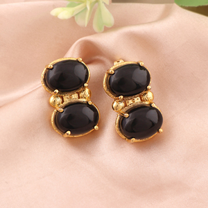 Boucles d'oreilles pour femmes, serties de pierres, onyx noir lisse, double pierre, en laiton plaqué or 18 carats, ovales. - Product Image 2