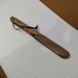 Chausse-pied artisanal moderne en bois de manguier écologique 40 cm avec finition élégante et boucle en cuir véritable – Meilleur prix FARMAN HANDICRAFTS - Product Image 1