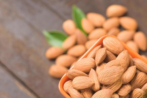 Almendras Dulces Orgánicas Recién Cosechadas Sin Cáscara Horneadas con Color Natural de Primera Calidad a Granel para Exportación, Nueces Crudas en Oferta - Product Image 5