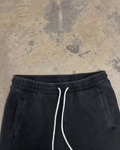 Ensemble jogging deux pièces personnalisé avec logo vieilli, sérigraphie DTG, délavé à l'acide, vintage, pantalon évasé et sweat à capuche pour homme - Product Image 4