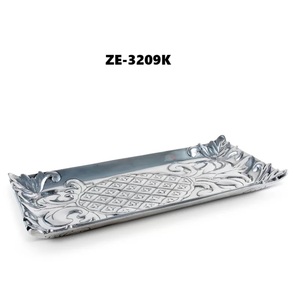 Plateau décoratif rectangulaire en métal avec motif ananas gravé, thème fruit traditionnel pour la décoration intérieure - Product Image 4