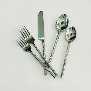 Juego de cubiertos chapados en oro de acero inoxidable de diseño real de lujo con mango de diseño de abrebotellas antiguo Juego de utensilios de aspecto real - Product Image 2