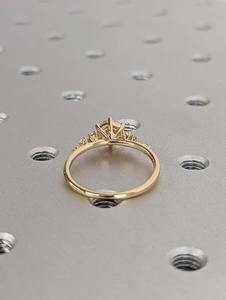 Bague de fiançailles ronde en moissanite plaquée or, argent 925, sertie à griffes, bijoux de promesse nuptiale - Product Image 3