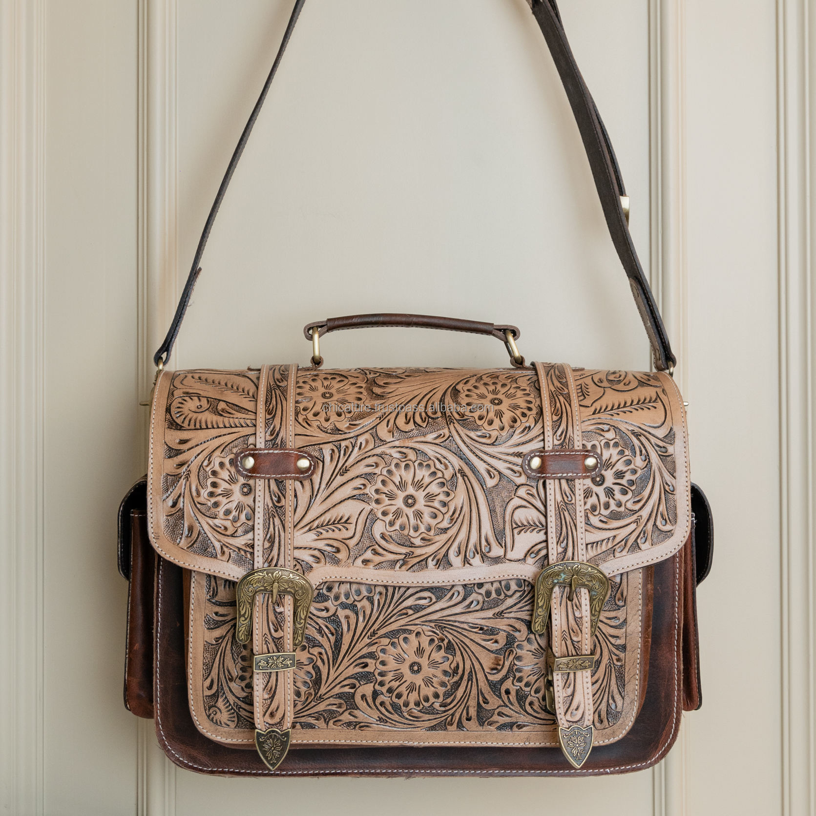 สีน้ำตาล