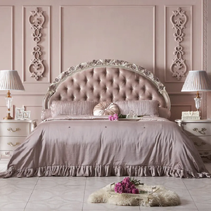 Ensemble de chambre à coucher de luxe en bois de mahogany massif, design européen, lit king size, tête de lit capitonnée, tables de chevet, repose-pieds pour appartement - Product Image 3