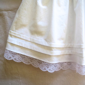 Robe de cérémonie classique pour fille avec smocks et motifs, tenue pour bébés filles, vêtements pour enfants brodés à la main, manches courtes, livraison en 15-20 jours - Product Image 6