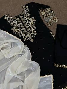 Conjunto de Moda con Top de Georgette con Bordado y Lentejuelas, Pantalones Palazzo y Dupatta, Color Negro 69737 - Product Image 4