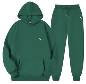 Ensemble de survêtement sport décontracté deux pièces avec logo personnalisé pour hommes - Sweat-shirt et pantalon de jogging en polyester respirant à séchage rapide - Product Image 5