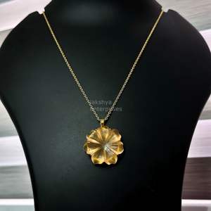 Colgante de flor de piedra lunar de melocotón natural, collar de piedra preciosa tallada de piedra lunar, colgante floral para mujer, joyería al por mayor a granel - Product Image 1