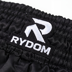 Shorts de Muay Thai pour hommes RYDOM, noir, vert, blanc, couleurs contrastées, satin, séchage rapide, respirant, logo avant, taille élastique - Product Image 4