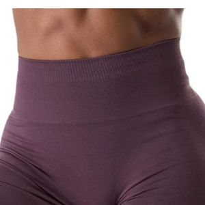 Shorts de sport pour femmes, taille haute, couleur violette, doux, extensibles, pour l'entraînement, le fitness, les activités sportives, sans couture, confortables - Product Image 5