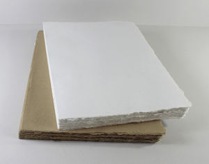 Cuaderno personalizado hecho a mano con papel de algodón reciclado, de 84 hojas / 168 páginas con bordes desflecados. - Product Image 4