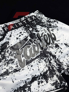 กางเกงมวยไทย Fairtex คุณภาพพรีเมียมแบบขายส่ง ปรับแต่งได้ พร้อมการเย็บคุณภาพดีเยี่ยม และลายพิมพ์แบบ Sublimated สำหรับการต่อสู้ระดับมืออาชีพ - Product Image 2
