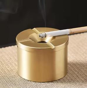 Cendrier en métal de qualité supérieure, élégant, pour la décoration de la maison et du bureau - Product Image 1