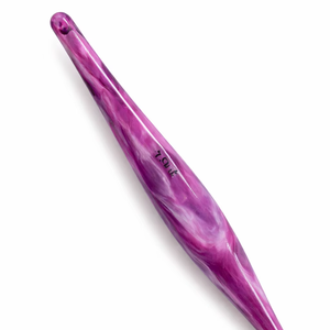 Ganchos de Crochet de Resina de 7 mm con Acabado Liso, Diseño de Remolino Colorido, Agarre Cómodo para Tejer y Hacer Crochet - Product Image 1