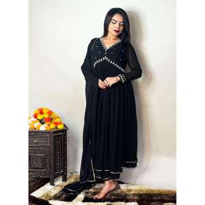 ATRACTIVE GEORGETTE MOTI TRABAJO A MANO ALIA CUT GON BOTTOM CON DUPATTA NEGRO - Product Image 2