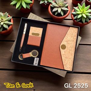 Coffret cadeau de papeterie professionnelle 4 pièces avec carnet A5, stylo roller métallique, porte-cartes et porte-clés pour la reconnaissance des employés et des clients - Product Image 6