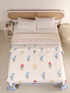 Printed Cotton <b>Quilt</b> With Floral Pattern Traditional Style All-Season Bedding Set - Product Image 2